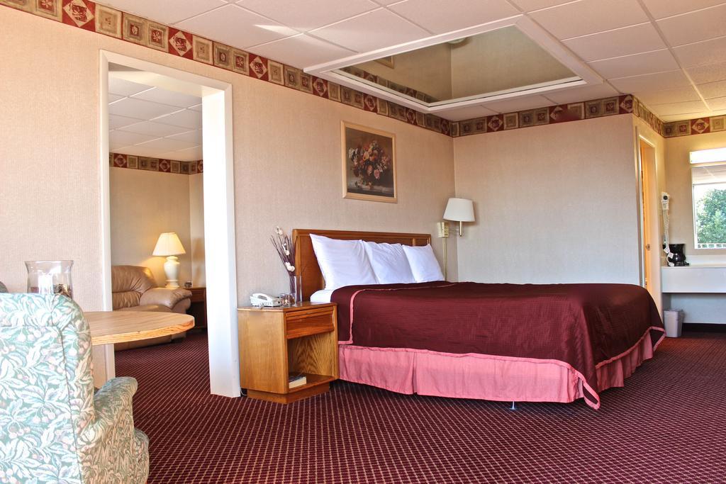Regency Inn Richmond Dumbarton Zimmer foto